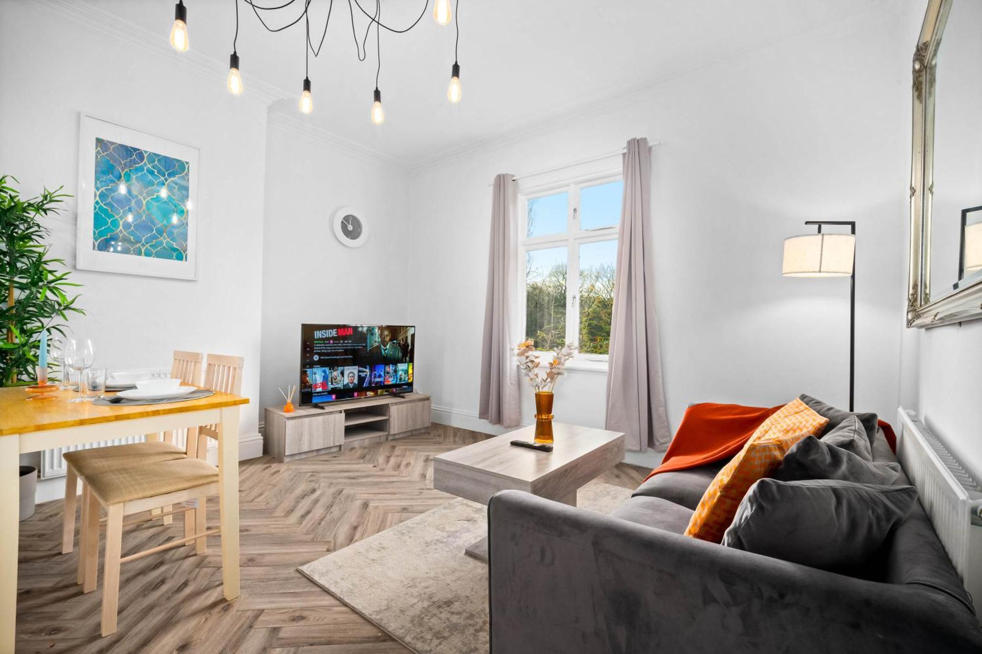 Luxury Apartment - Wolverhampton - Netflix - Smart Tv - Fast Wifi - 7Apc Dış mekan fotoğraf