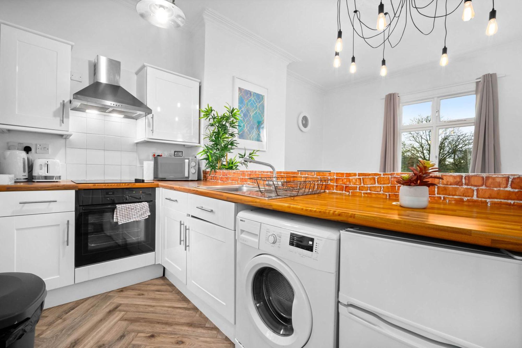 Luxury Apartment - Wolverhampton - Netflix - Smart Tv - Fast Wifi - 7Apc Dış mekan fotoğraf