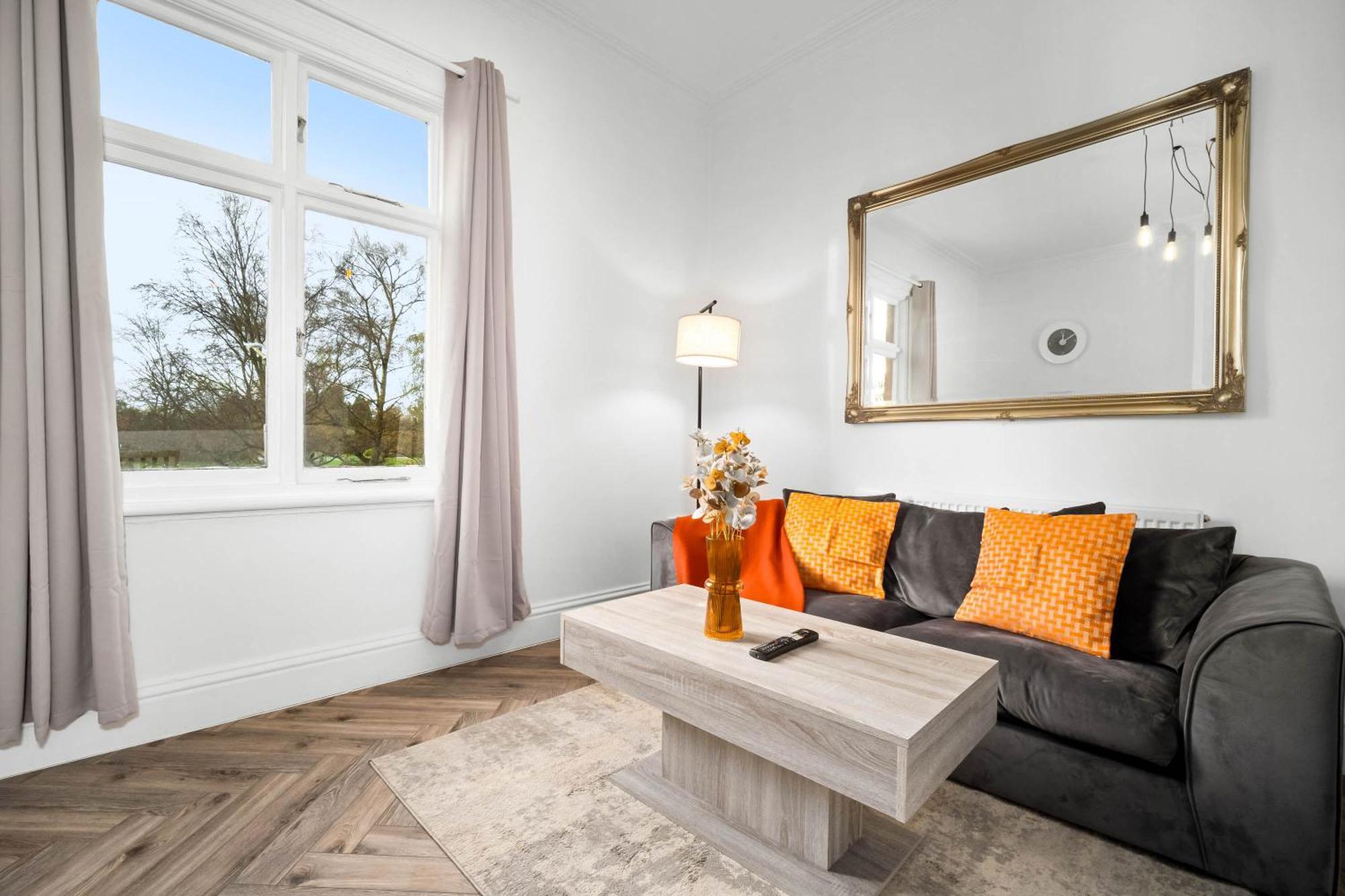 Luxury Apartment - Wolverhampton - Netflix - Smart Tv - Fast Wifi - 7Apc Dış mekan fotoğraf